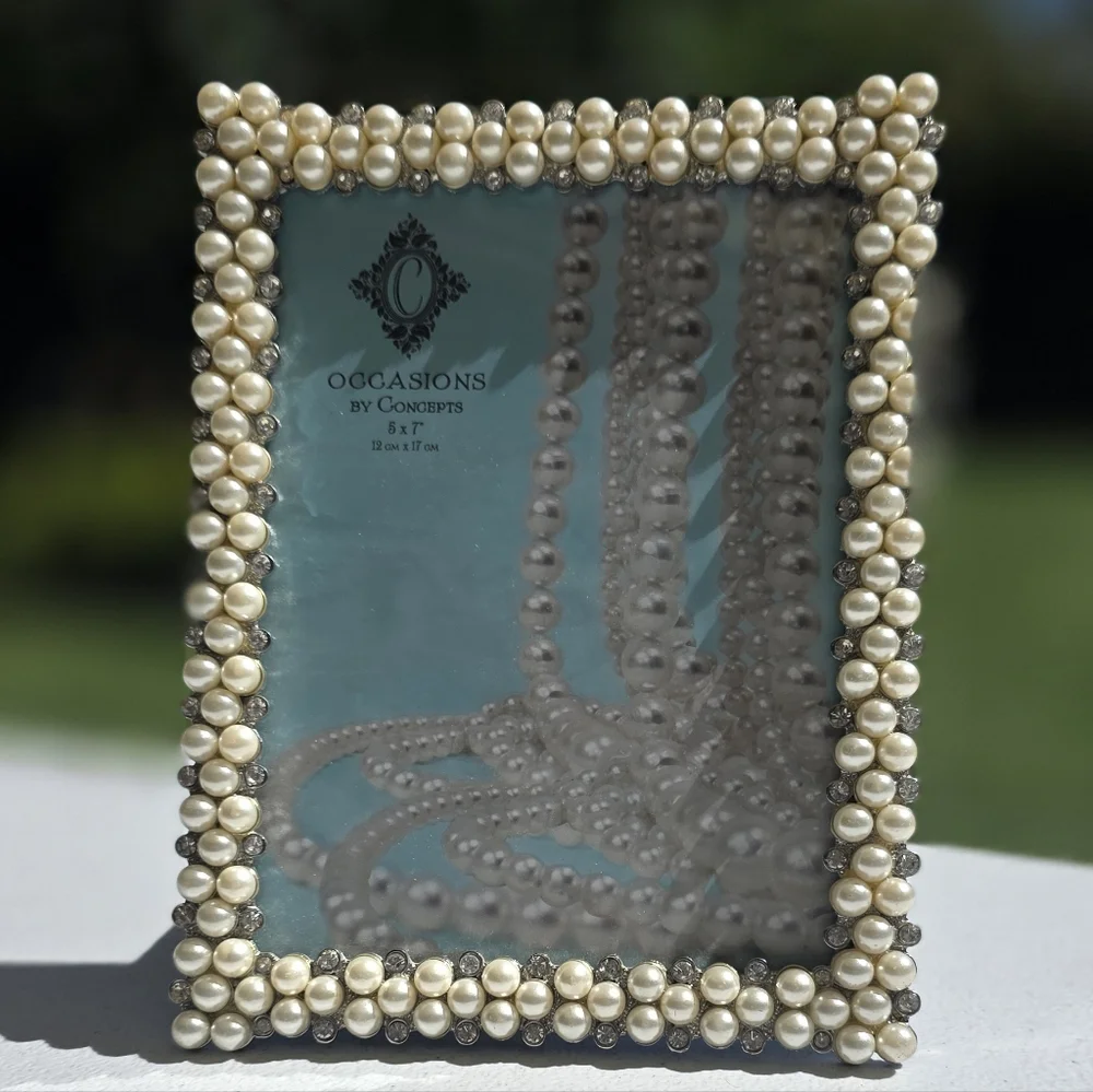 Gorgeous Pearl Beaded Photo Frame - Picture 1 of 3